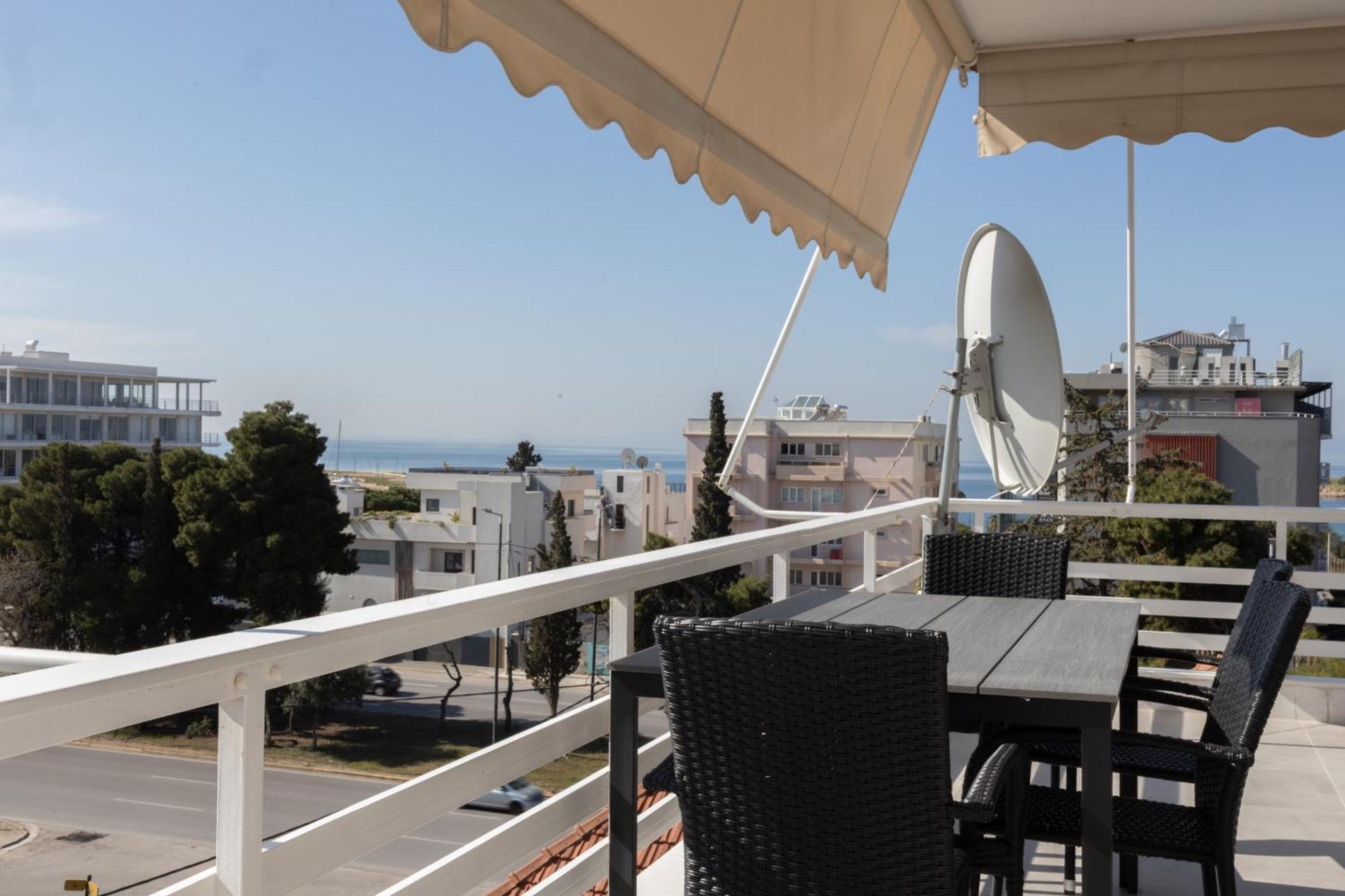 Luxurious 3-Bedroom Seaside Retreat Fully Renovated In 2025 雅典 外观 照片