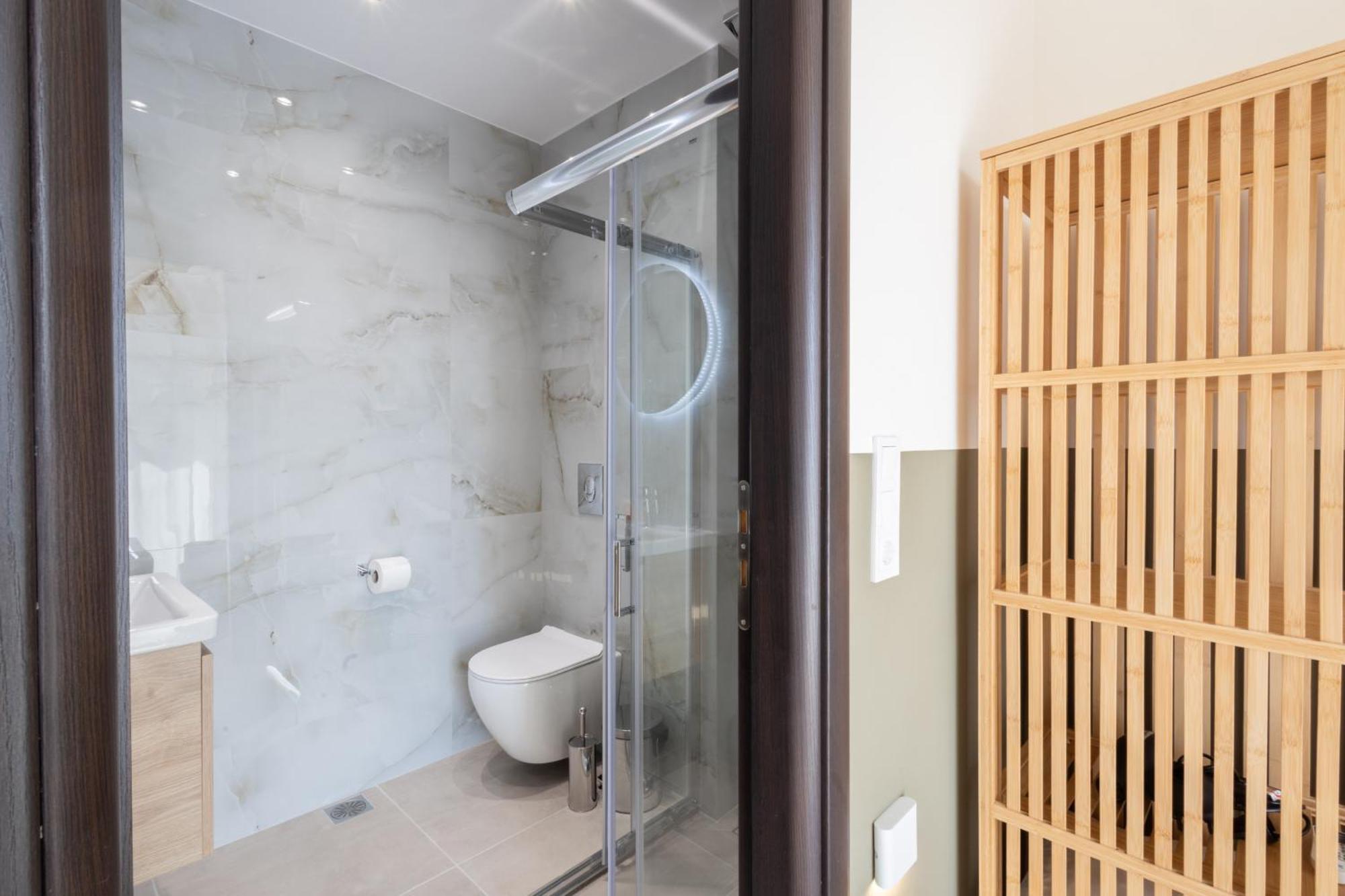 Luxurious 3-Bedroom Seaside Retreat Fully Renovated In 2025 雅典 外观 照片