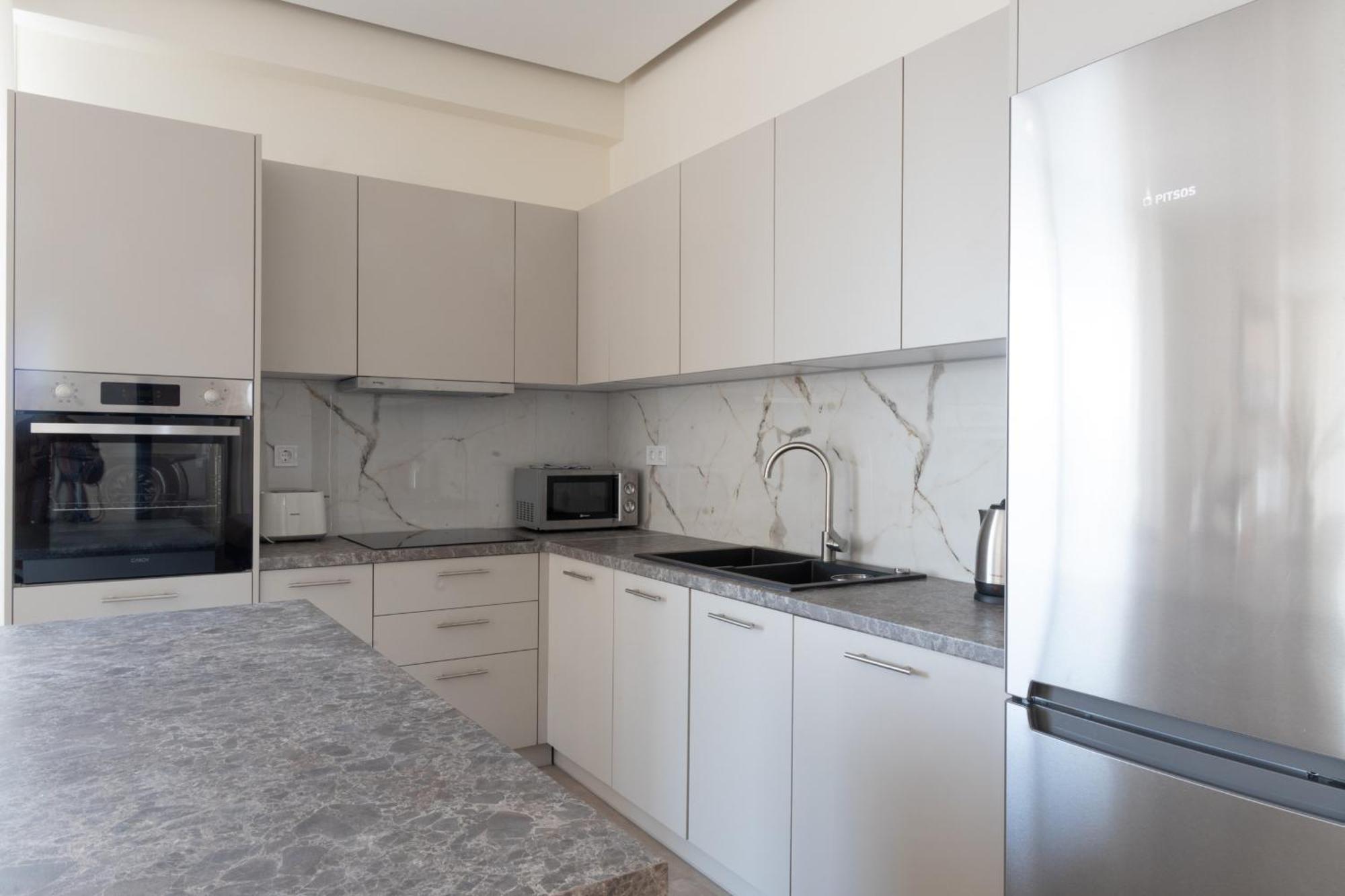 Luxurious 3-Bedroom Seaside Retreat Fully Renovated In 2025 雅典 外观 照片